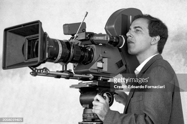 The Italian film director Giuseppe Tornatore during the filming of 'Stanno tutti bene' , Florence, September 01, 1989.