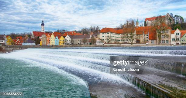 cascada en landsberg - landsberg am lech fotografías e imágenes de stock