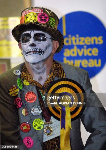 Christopher Driver, candidate for The Rock n' Roll Loony Party at the Newton Aycliffe Leisure Centre early 08 June 2001. Driver, is competing against...
