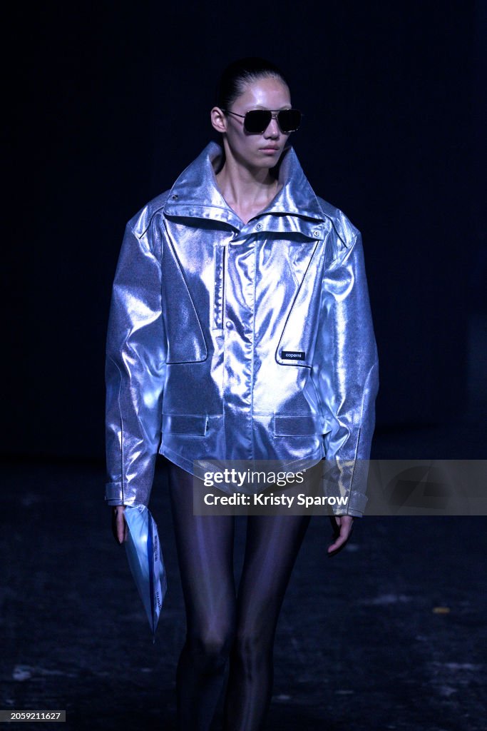 Coperni : Runway - Paris Fashion Week - Womenswear Fall/Winter 2024-2025