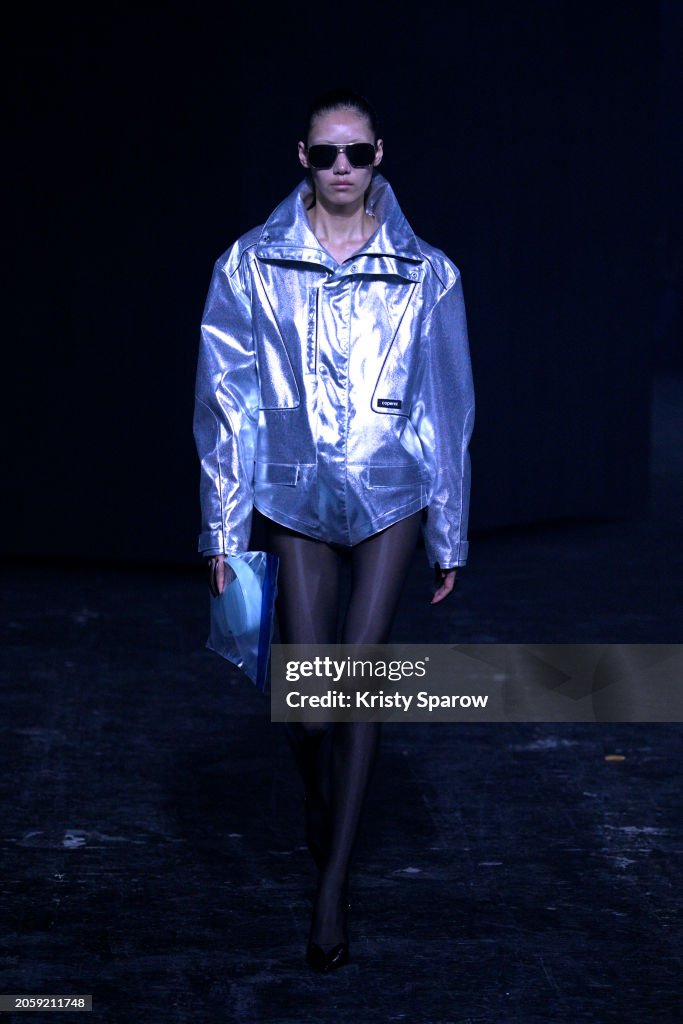 Coperni : Runway - Paris Fashion Week - Womenswear Fall/Winter 2024-2025