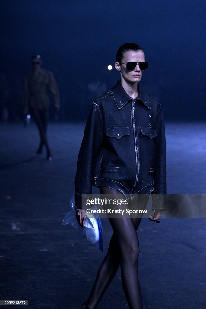 Coperni : Runway - Paris Fashion Week - Womenswear Fall/Winter 2024-2025