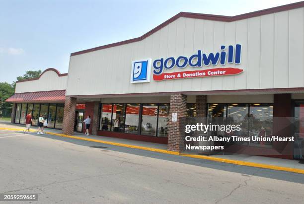 Goodwill Rochester Ny Goodwill Staff Photos and Premium High Res Pictures - Getty Images