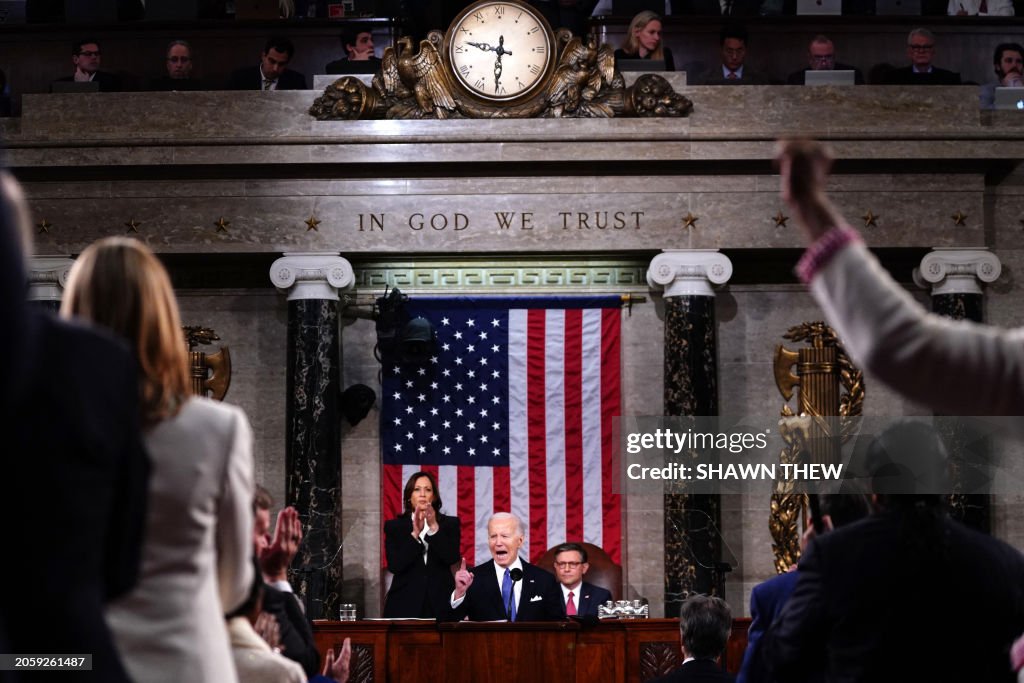 TOPSHOT-US-POLITICS-SOTU-BIDEN