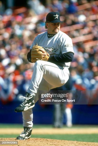 Todd Jones of the Houston Astros pitches against the New York Mets during a Major League Baseball game circa 1994 at Shea Stadium in the Queens...