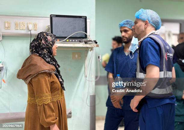 British doctor of Palestinian origin Basil Badir, an orthopedic specialist from the team IDEALS, affiliated with the Islamic Aid charity organization...