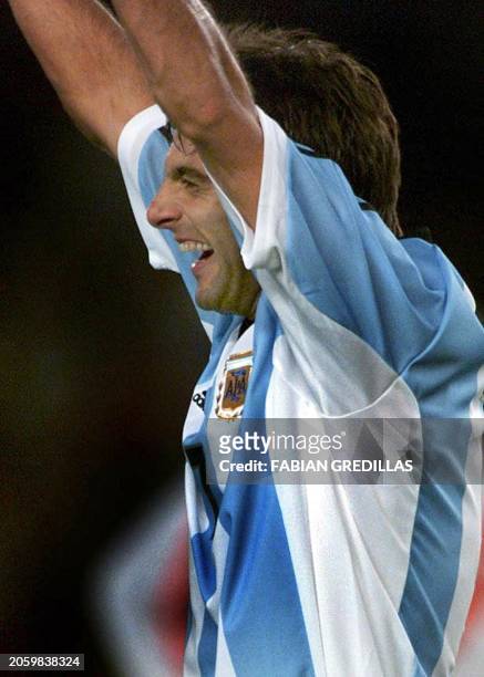 Claudio Lopez is seen celebrating a goal in Buenos Aires, Argentina 08 November 2001. Claudio Lopez celebra el segundo gol de Argentina en el estadio...