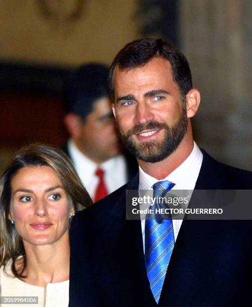 Los pr'incipes de Asturias, Felipe de Borbon, heredero de la corona española y su esposa Letizia Ortiz, llegan al "casino Español" de la ciudad de...