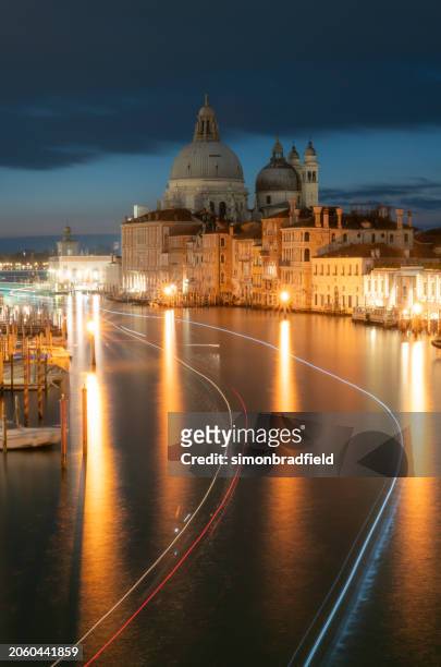 dawn at the grand canal in venice, italy - vaporetto stock pictures, royalty-free photos & images
