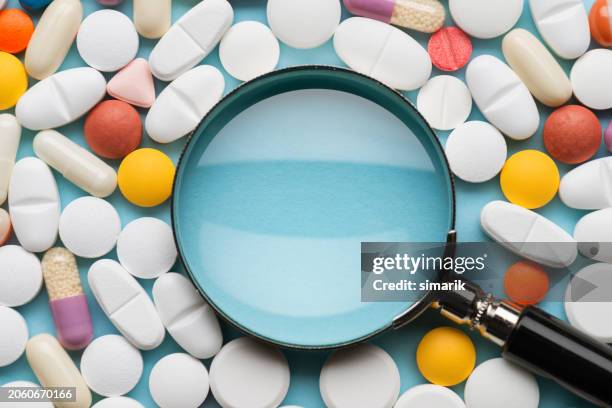 searching - prescription drugs dangers stock pictures, royalty-free photos & images