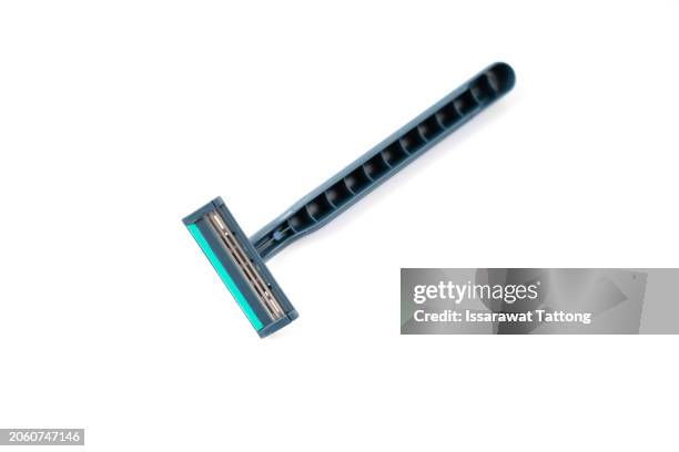 minimalist image of a man's razor against a white backdrop. - safety shave razor stock-fotos und bilder