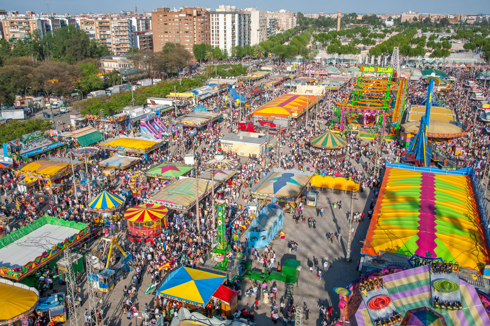 theme park crowd