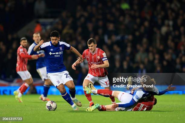 Massimo Luongo of Ipswich Town runs with the ball whilst under pressure from Jason Knight of Bristol City during the Sky Bet Championship match...