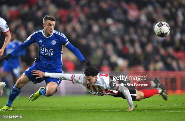 Sunderland player Jenson Seelt challenges Leicester striker Jamie Vardy during the Sky Bet Championship match between Sunderland and Leicester City...