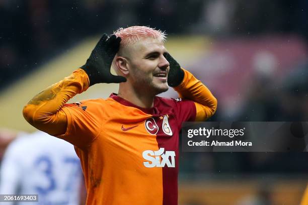 Mauro Icardi of Galatasaray celebrates after scoring his team's sixth goal during the Turkish Super League match between Galatasaray and Rizespor at...