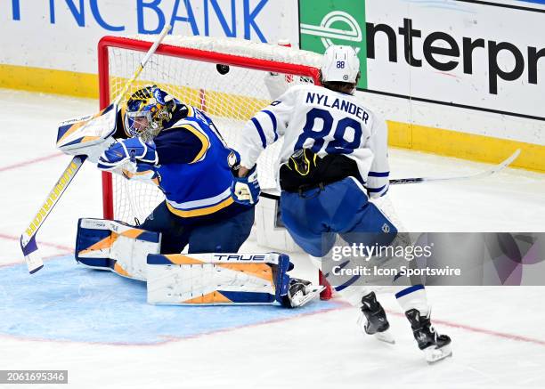 Toronto Maple Leafs right wing William Nylander scores a short handed goal against St. Louis Blues goaltender Joel Hofer in the third period during a...