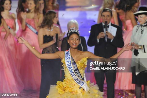 Chloe Mortaud, Miss Albigeois-Midi-Pyrenees, reacts as she celebrates after being awarded Miss France 2009 during the 62nd Miss France beauty...