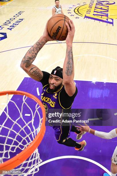Anthony Davis of the Los Angeles Lakers dunks the ball during the game against the Milwaukee Bucks on March 8, 2024 at Crypto.Com Arena in Los...