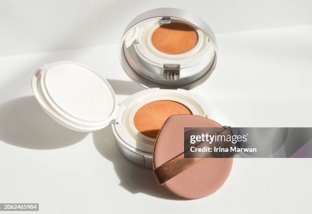 make-up product cushion foundation - foundation make up stock pictures, royalty-free photos & images