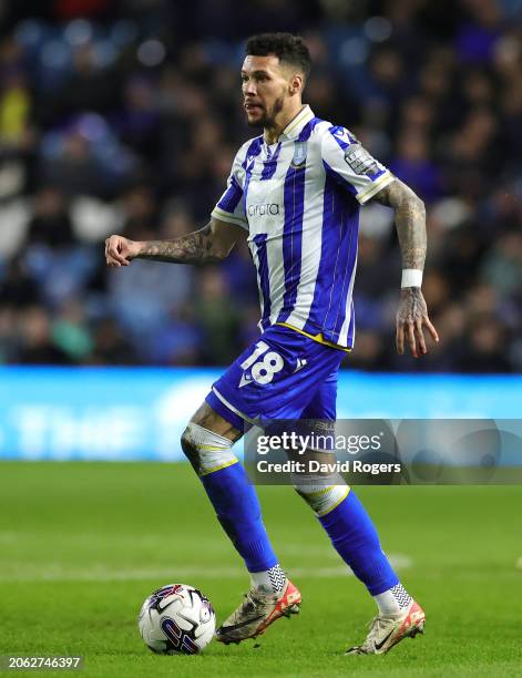 Marvin Johnson of Sheffield Wednesday runs with the ball during the Sky Bet Championship match between Sheffield Wednesday and Plymouth Argyle at...