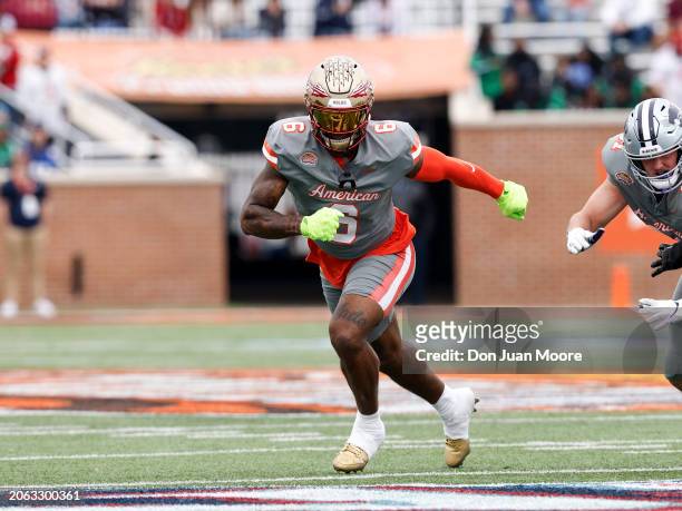 Tight End Jaheim Bell of Florida State from the American Team running out to lead block on a running play during the 2024 Reese's Senior Bowl at...