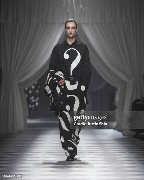 Model walks the runway at the Moschino fashion show during the Milan Fashion Week Womenswear Fall/Winter 2024-2025 on February 22, 2024 in Milan,...