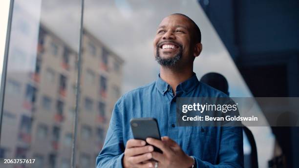 mature man, outdoors and phone for business, idea and planning on app for company. black male person, internet and website for research outdoors, entrepreneur and communication for company vision - entrepreneur stockfoto's en -beelden