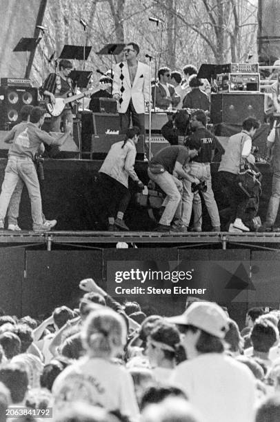 Members of the New Wave group the B-52's perform onstage during the Earth Day 1990 concert in Central Park, New York, New York, April 22, 1990....