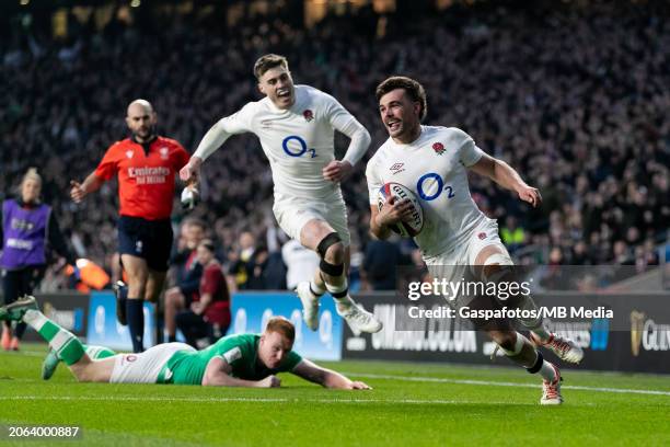 George Furbank of England runs with the ball to score a try during the Guinness Six Nations 2024 match between England and Ireland at Twickenham...