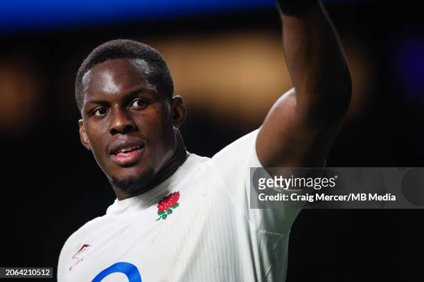Maro Itoje of England acknowledges the crowd after the Guinness Six Nations 2024 match between England and Ireland at Twickenham Stadium on March 9,...