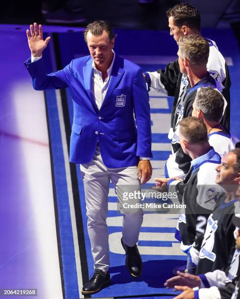 Brad Richards and Dave Andreychuk are inducted in to Tampa Bay Lightning Hall of Fame before the game between the Tampa Bay Lightning against the...