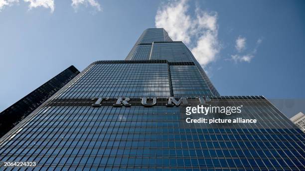 March 2024, USA, Chicago: The Trump Tower in Chicago stretches into the blue sky. Photo: Britta Pedersen/dpa