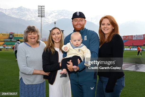 Jonathan Bairstow of England receives his 100th test cap alongside partner Megan, son Edward, mum Janet and sister Becky ahead of day one of the 5th...