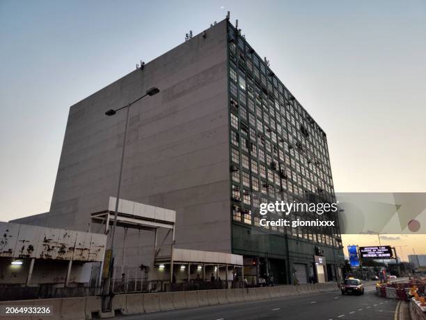 wing shan industrial building, yau tong, hong kong - yau tong stock pictures, royalty-free photos & images