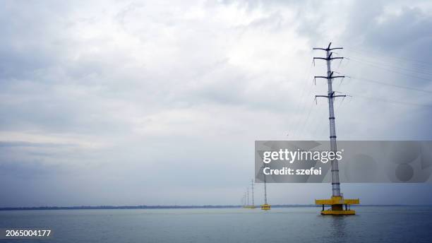 offshore grid connection - funkwelle stock-fotos und bilder
