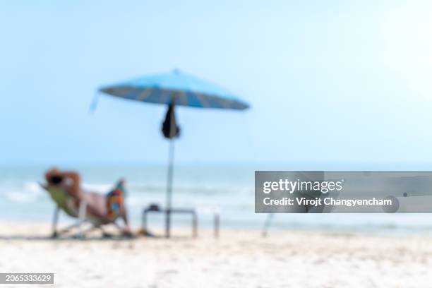 blurred and defocused background of beach - goa beach party stock pictures, royalty-free photos & images