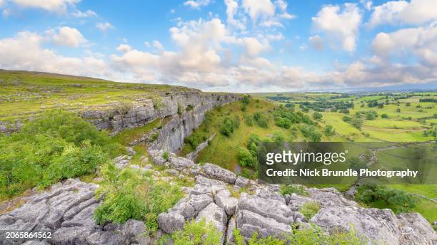 malham cove, yorkshire, england. - north yorkshire dales stock pictures, royalty-free photos & images