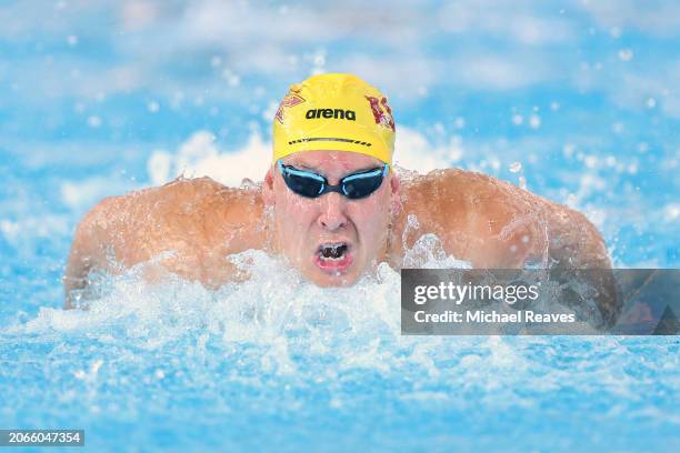 Chase Kalisz competes in the Men' 400 Meter IM heats on Day 2 of the TYR Pro Swim Series Westmont at FMC Natatorium on March 07, 2024 in Westmont,...