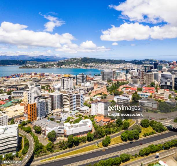 wellington - new zealand's capital city - wellington new zealand harbour stock pictures, royalty-free photos & images