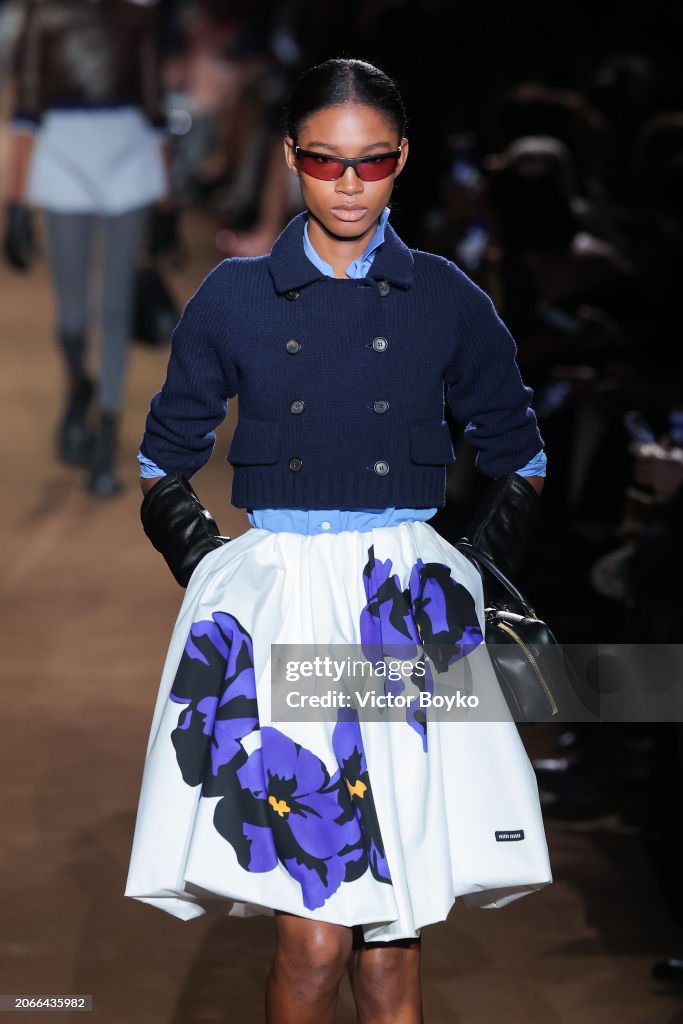 Miu Miu : Runway - Paris Fashion Week - Womenswear Fall/Winter 2024-2025
