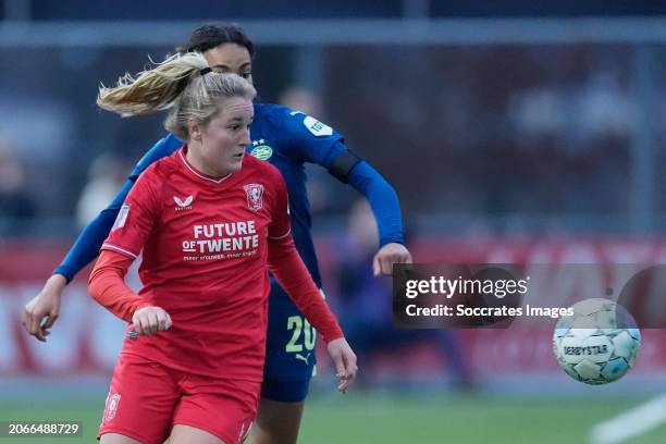 Wieke Kaptein of FC Twente Women during the Dutch Eredivisie Women match between Fc Twente Women v PSV Women at the Sportpark Schreurserve on March...