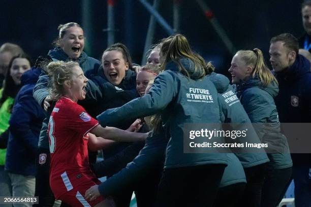 Elena Dhont of FC Twente Women celebrates her goal 2-1 during the Dutch Eredivisie Women match between Fc Twente Women v PSV Women at the Sportpark...