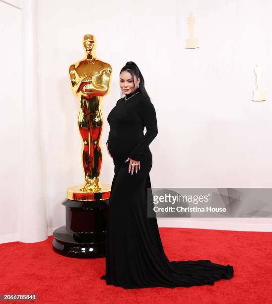 Hollywood, CA Vanessa Hudgens arriving on the red carpet at the 96th Annual Academy Awards in Dolby Theatre at Hollywood & Highland Center in...