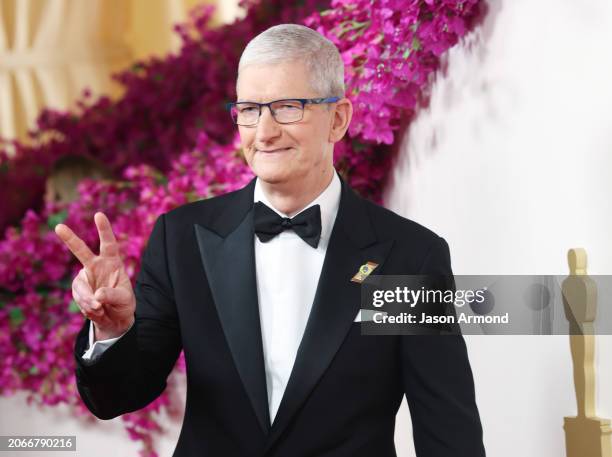 Hollywood, CA Apple CEO Tim Cook arriving on the red carpet at the 96th Annual Academy Awards in Dolby Theatre at Hollywood & Highland Center in...