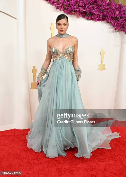 Hailee Steinfeld at the 96th Annual Oscars held at at the Ovation Hollywood on March 10, 2024 in Los Angeles, California.