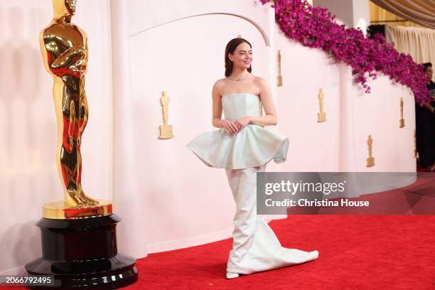 Hollywood, CA Emma Stone arriving on the red carpet at the 96th Annual Academy Awards in Dolby Theatre at Hollywood & Highland Center in Hollywood,...