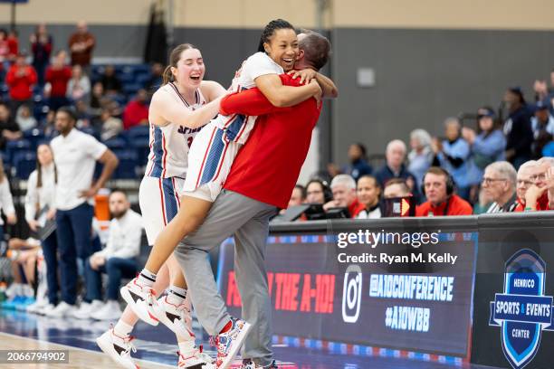 1,908 Aaron Richmond Photos & High Res Pictures - Getty Images