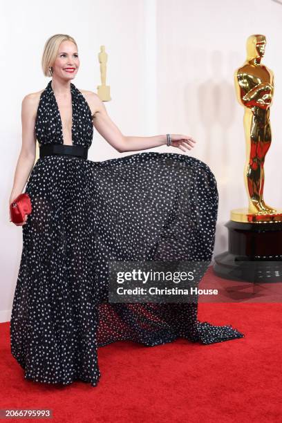 Hollywood, CA Leslie Bibb arriving on the red carpet at the 96th Annual Academy Awards in Dolby Theatre at Hollywood & Highland Center in Hollywood,...