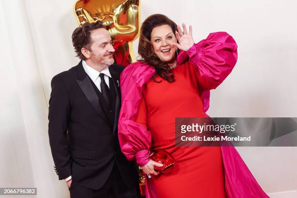 Melissa McCarthy and Ben Falcone at the 96th Annual Oscars held at Ovation Hollywood on March 10, 2024 in Los Angeles, California.