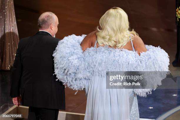 Paul Giamatti and Da'Vine Joy Randolph at the 96th Annual Oscars held at Dolby Theatre on March 10, 2024 in Los Angeles, California.